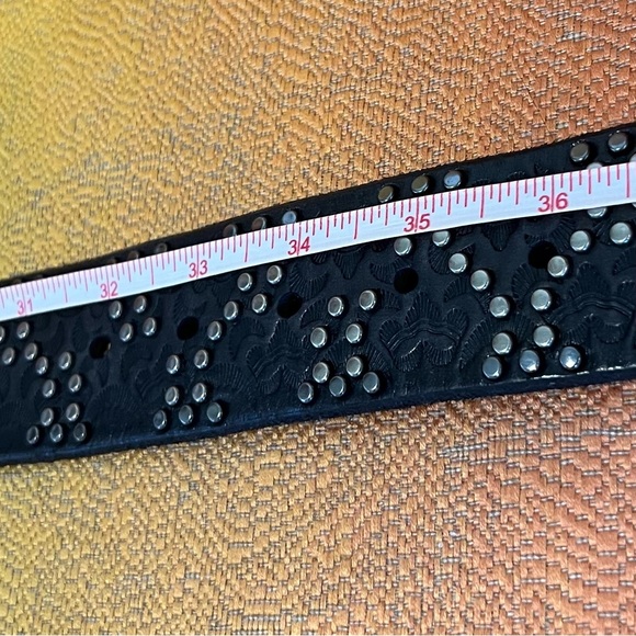 Studded Black Leather Belt Sundance Catalog Size Small, 4 to 6 - Picture 5 of 5